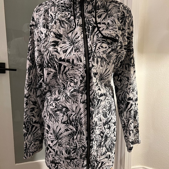 Jacket - Picture 1 of 5